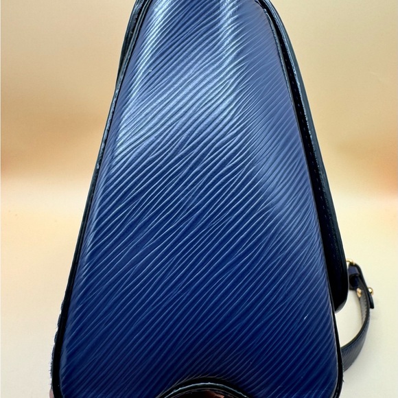 Louis Vuitton MM Owl Twist Bag - Picture 3 of 9